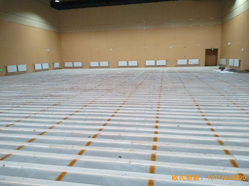 山東青島市李滄區(qū)佛耳崖小學(xué)運(yùn)動(dòng)木地板鋪設(shè)案例