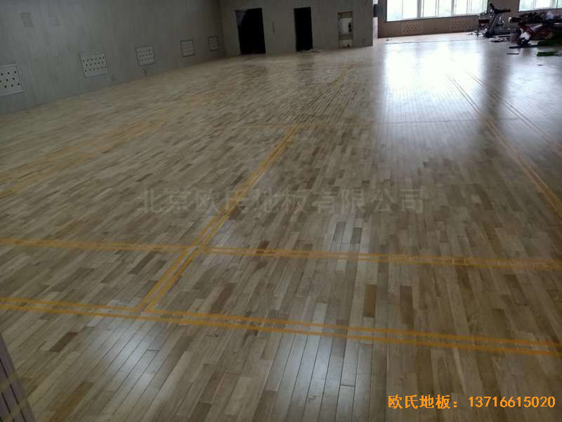 山西運(yùn)城財(cái)經(jīng)學(xué)校體育木地板鋪裝案例