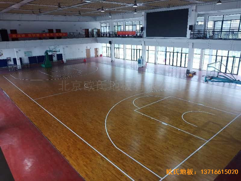 廣西來(lái)賓市較好的中學(xué)體育木地板安裝案例