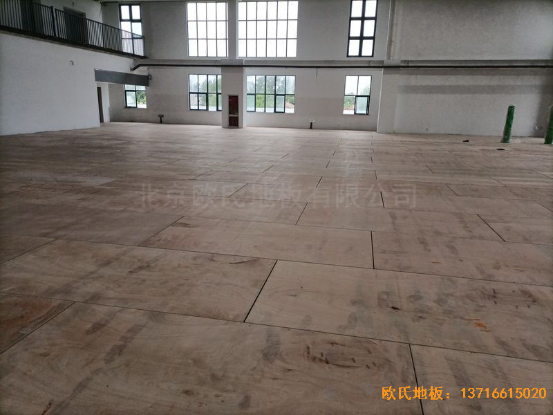江蘇宿遷運(yùn)河路學(xué)校運(yùn)動(dòng)木地板安裝案例