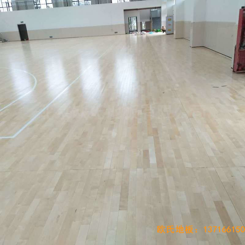贛州寧都縣城關(guān)小學(xué)九章路校區(qū)體育地板施工案例