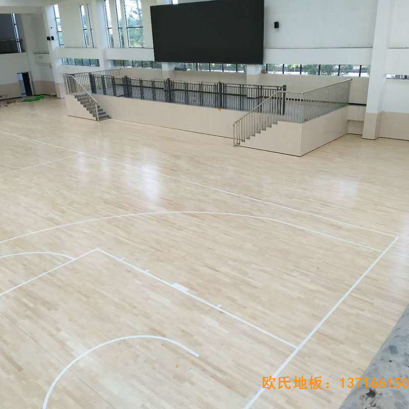 贛州寧都縣城關(guān)小學(xué)九章路校區(qū)體育地板施工案例