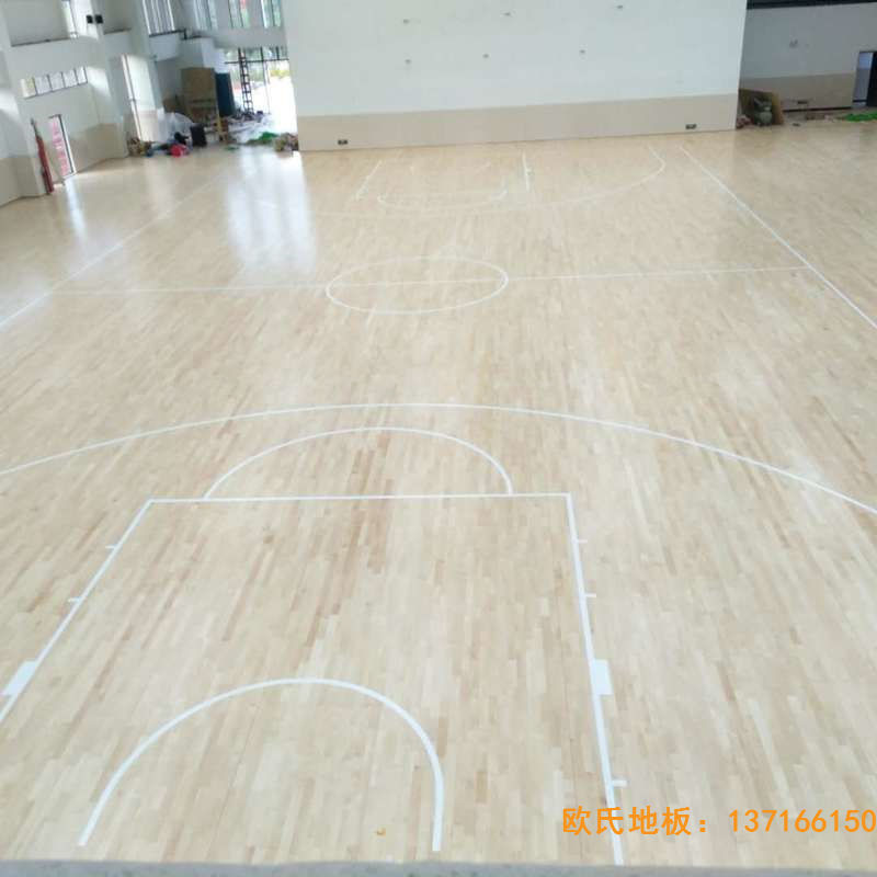 贛州寧都縣城關(guān)小學(xué)九章路校區(qū)體育地板施工案例