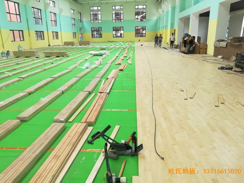 鄭州中原區(qū)酷康籃球館體育木地板施工案例