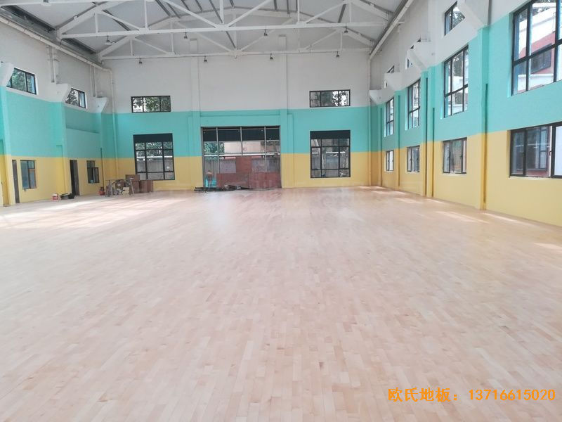 鄭州中原區(qū)酷康籃球館體育木地板施工案例