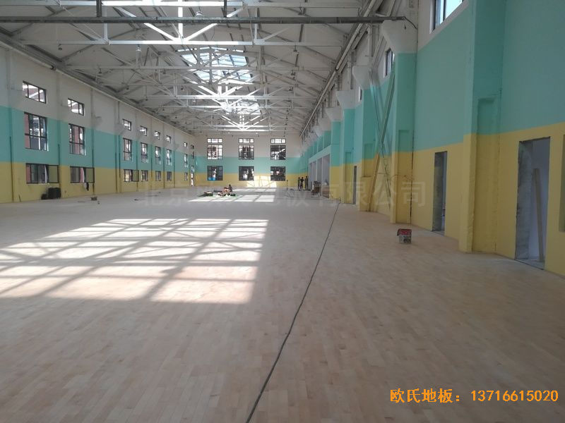 鄭州中原區(qū)酷康籃球館體育木地板施工案例