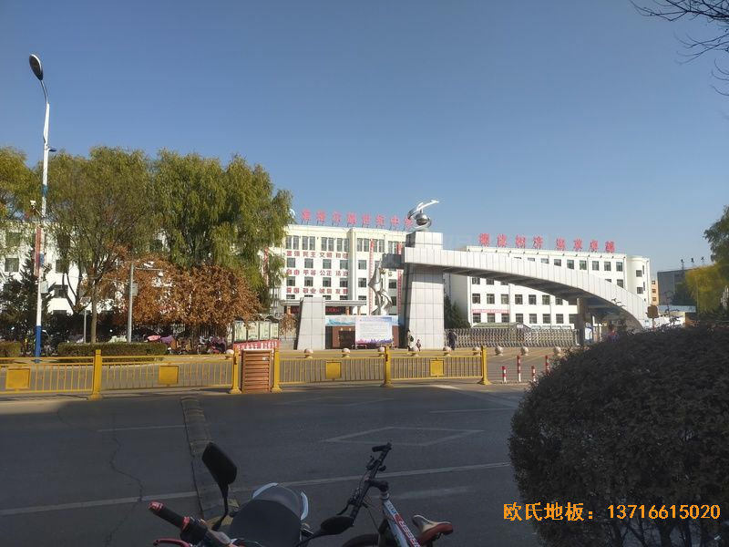 鄂爾多斯準(zhǔn)格爾旗世紀(jì)中學(xué)運動木地板鋪設(shè)案例
