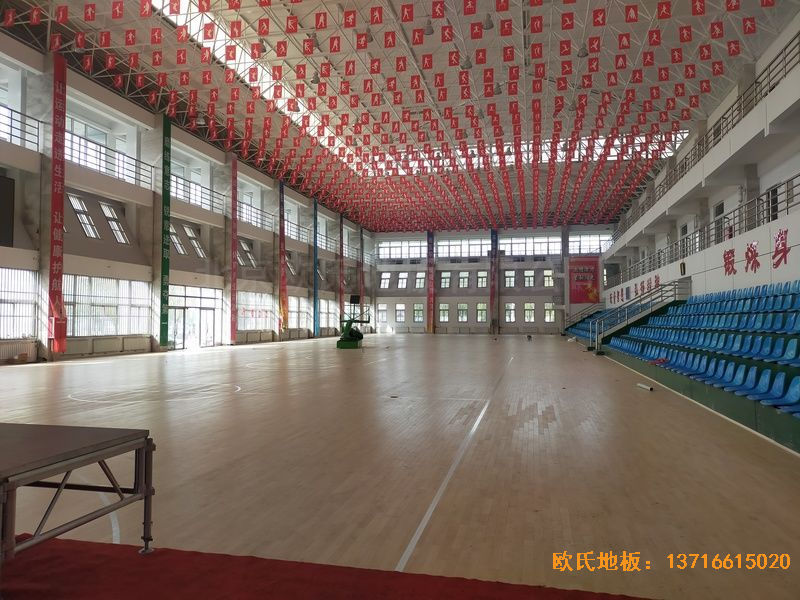 鄂爾多斯準(zhǔn)格爾旗世紀(jì)中學(xué)運動木地板鋪設(shè)案例