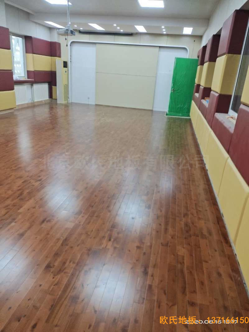 北京中國礦業(yè)大學(xué)附屬中學(xué)運(yùn)動(dòng)地板施工案例