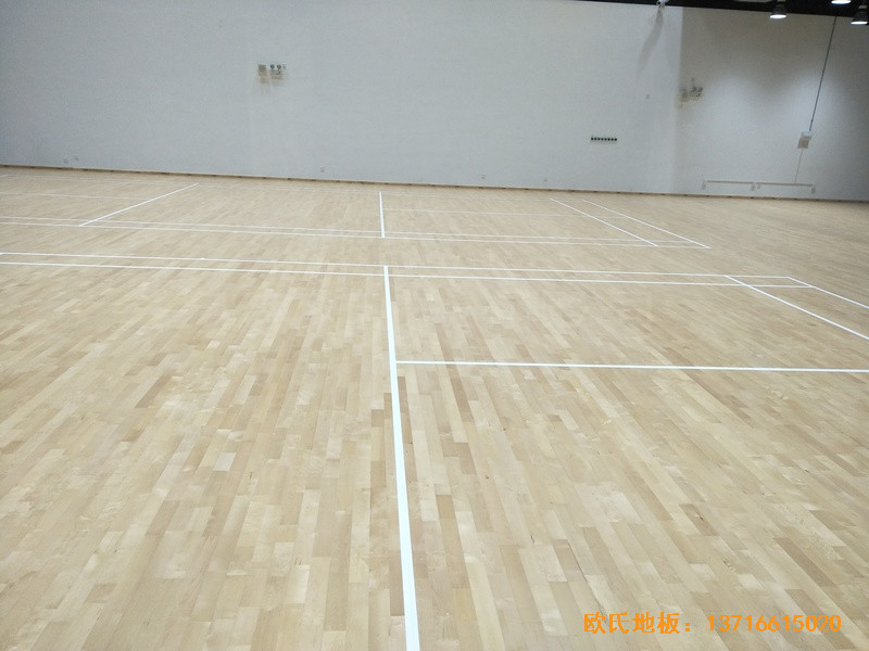 上海鋪東寧橋路669號體育館體育木地板施工案例4