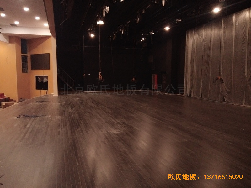 唐山師范學(xué)院舞臺(tái)運(yùn)動(dòng)地板施工案例5