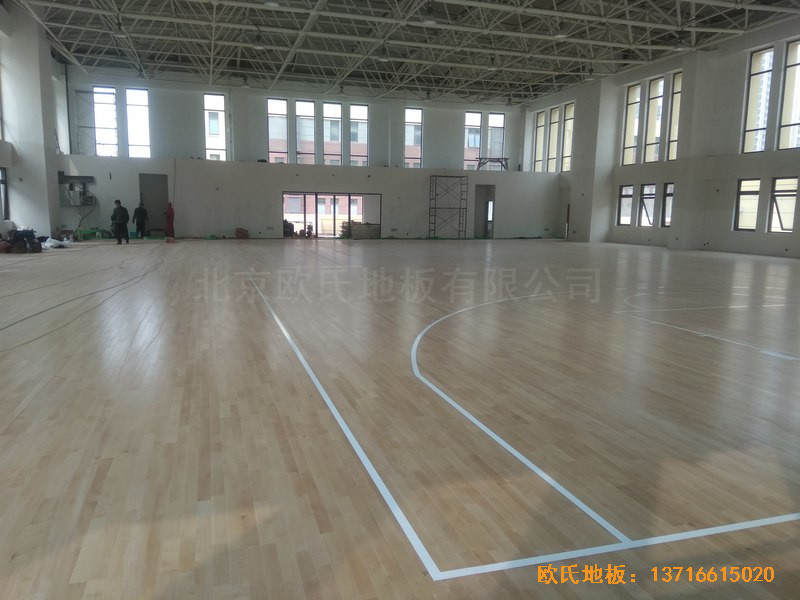 山東濟(jì)南唐冶城籃球館運(yùn)動(dòng)地板鋪設(shè)案例0