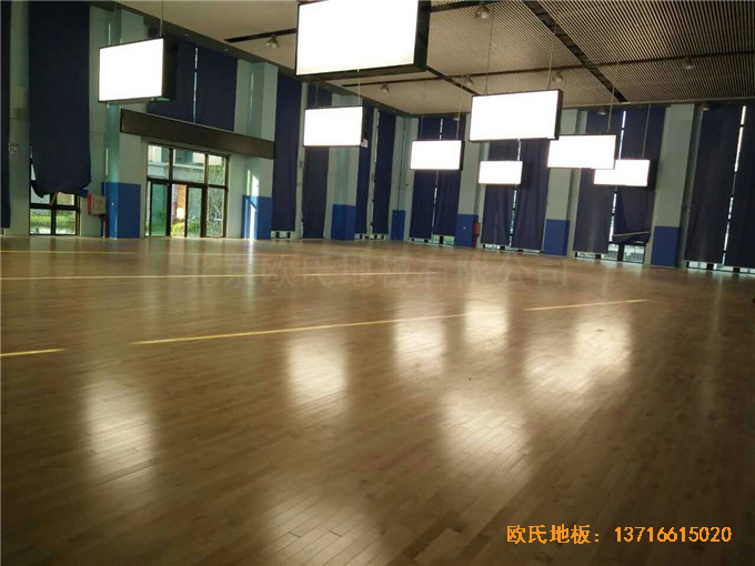 廣東珠海市中航花園羽毛球館體育地板施工案例0