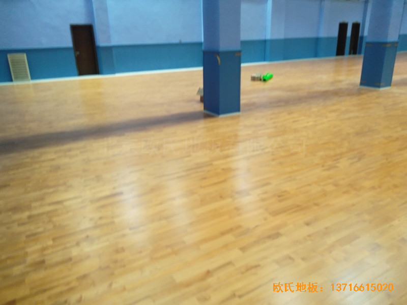 湖北武漢新華路體育場羽毛球館體育木地板安裝案例3