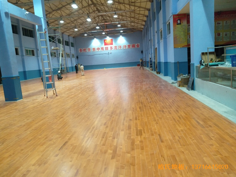 湖北武漢新華路體育場羽毛球館體育木地板安裝案例4