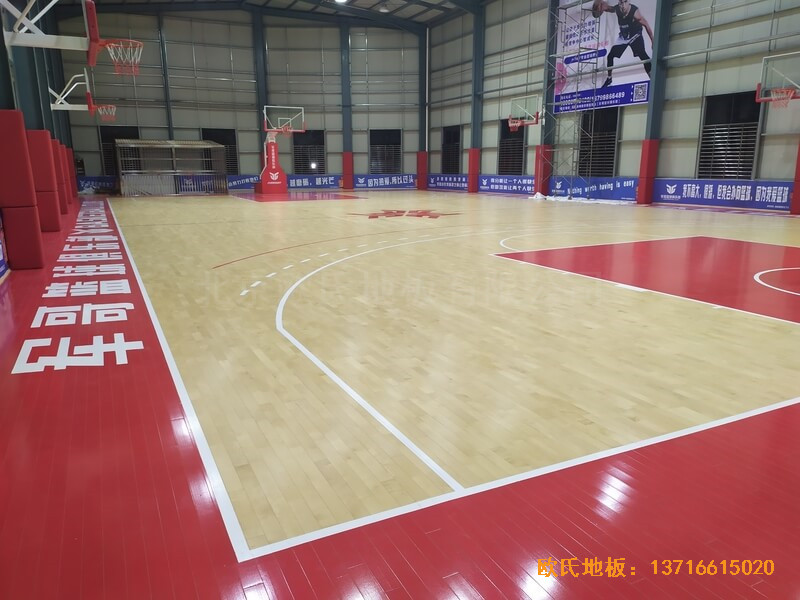 福建恒發(fā)鞋業(yè)公司籃球館運(yùn)動(dòng)地板鋪裝案例4