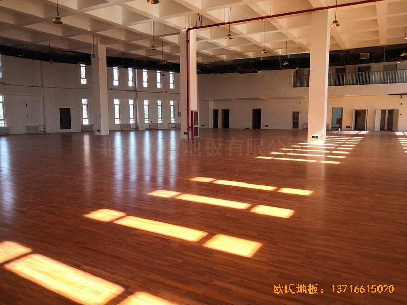 北京房山長陽小學(xué)籃球訓(xùn)練館體育木地板鋪裝案例2