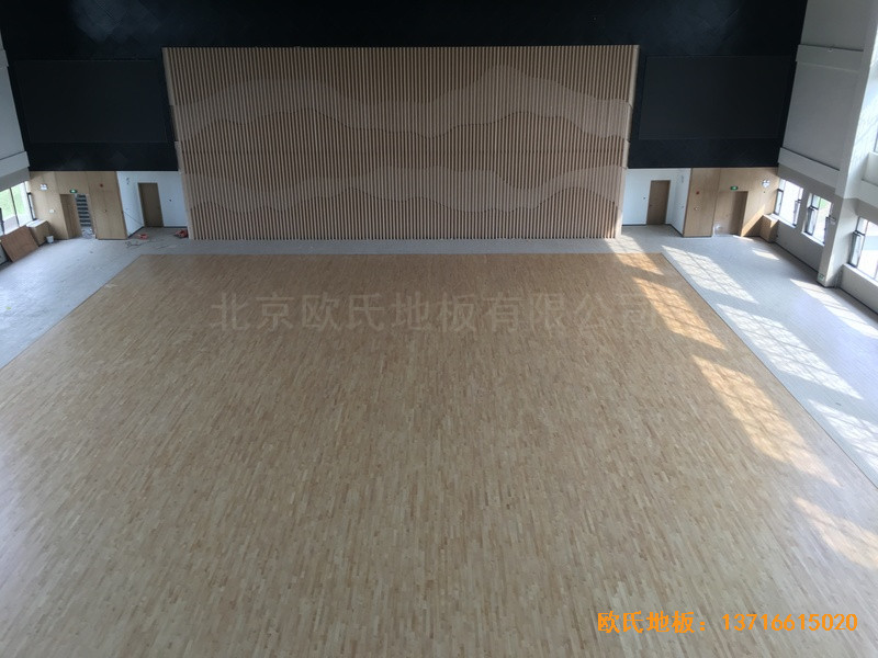 山西交城新天源藥業(yè)體育館運(yùn)動木地板施工案例0