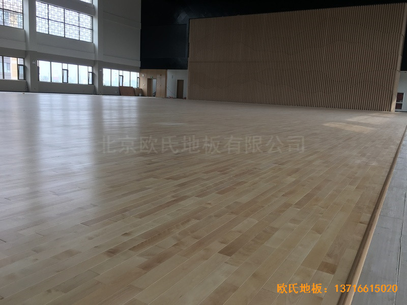 山西交城新天源藥業(yè)體育館運(yùn)動木地板施工案例4