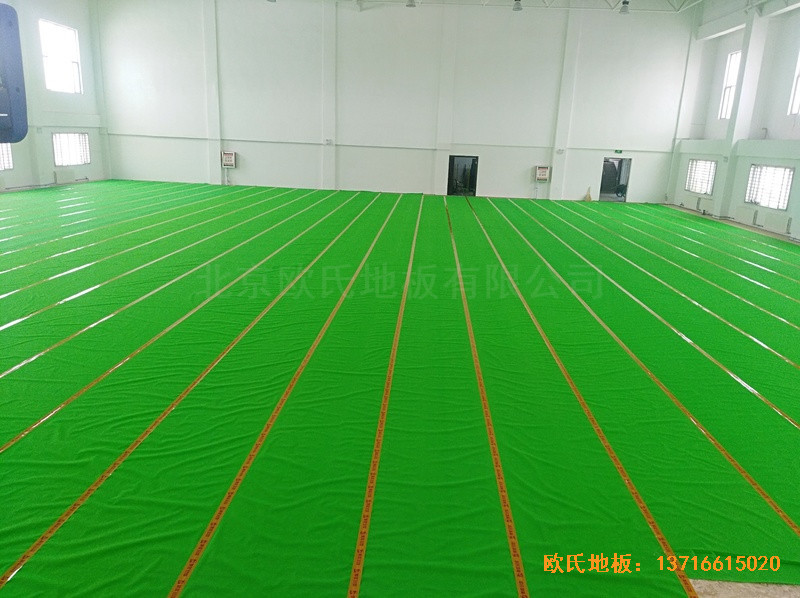 新疆克拉瑪依消防大隊籃球館體育地板鋪設(shè)案例3