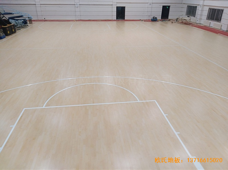 新疆克拉瑪依消防大隊籃球館體育地板鋪設(shè)案例5