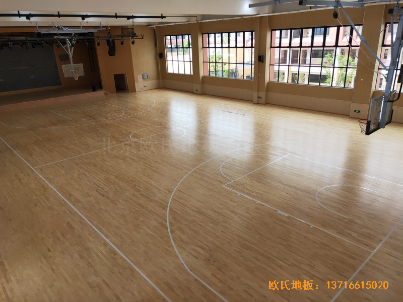 杭州高中啟成校區(qū)籃球館體育地板安裝案例6