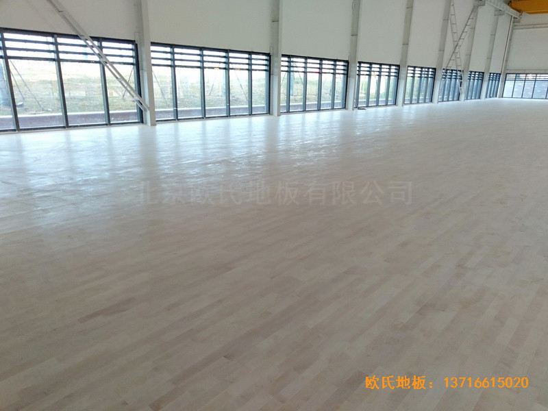 武漢青山區(qū)江灘體育館體育地板安裝案例0