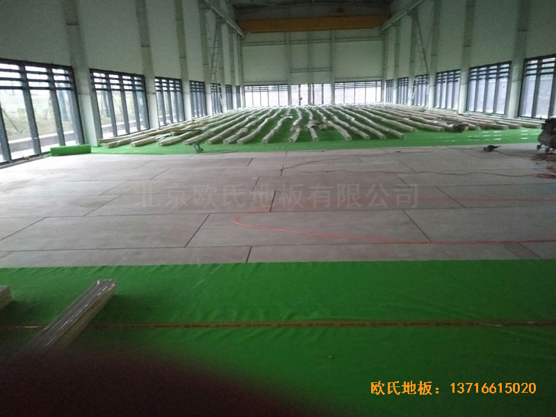 武漢青山區(qū)江灘體育館體育地板安裝案例2