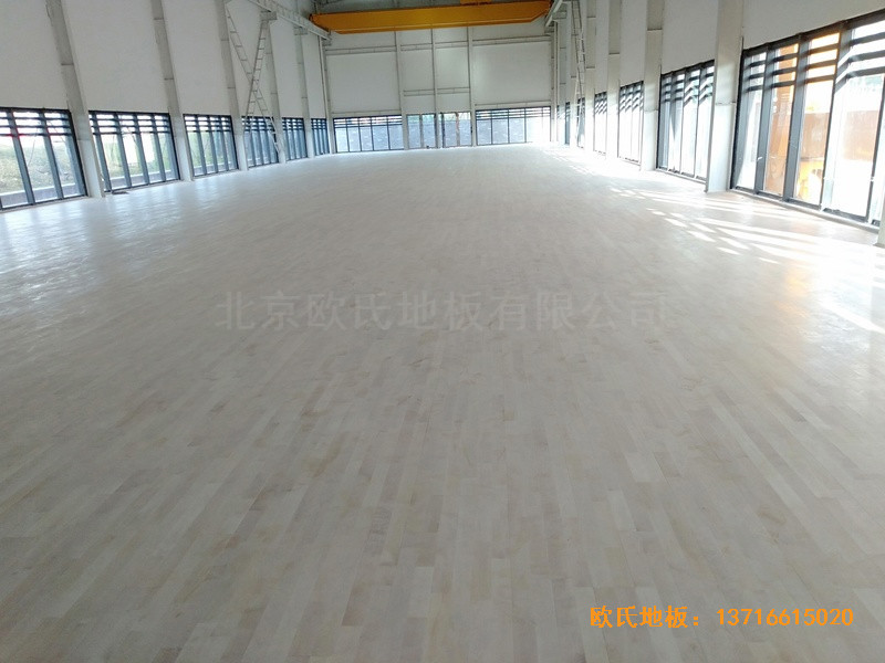 武漢青山區(qū)江灘體育館體育地板安裝案例4