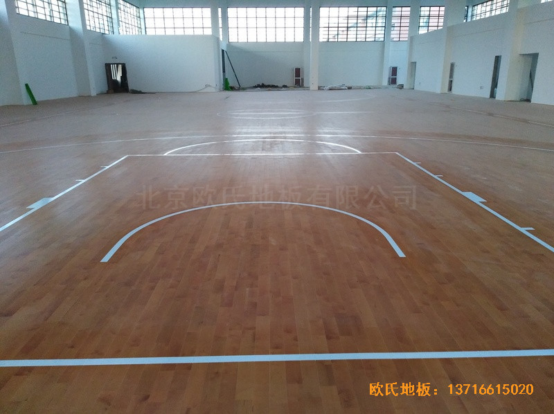 江蘇徐州悅城小學(xué)籃球館運(yùn)動(dòng)木地板施工案例0