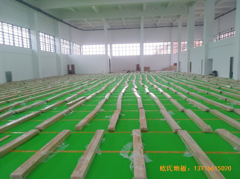 江蘇徐州悅城小學(xué)籃球館運(yùn)動(dòng)木地板施工案例3