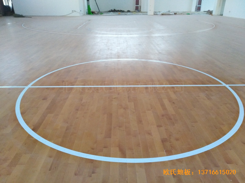 江蘇徐州悅城小學(xué)籃球館運(yùn)動(dòng)木地板施工案例4