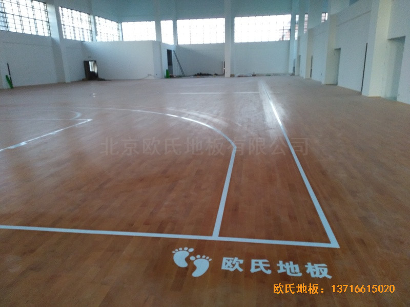 江蘇徐州悅城小學(xué)籃球館運(yùn)動(dòng)木地板施工案例5