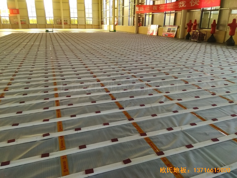 江蘇虎腰村愛爾行業(yè)學(xué)校運動館運動地板施工案例2