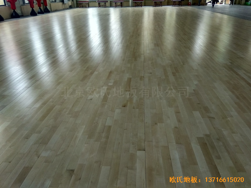 江蘇虎腰村愛爾行業(yè)學(xué)校運動館運動地板施工案例4