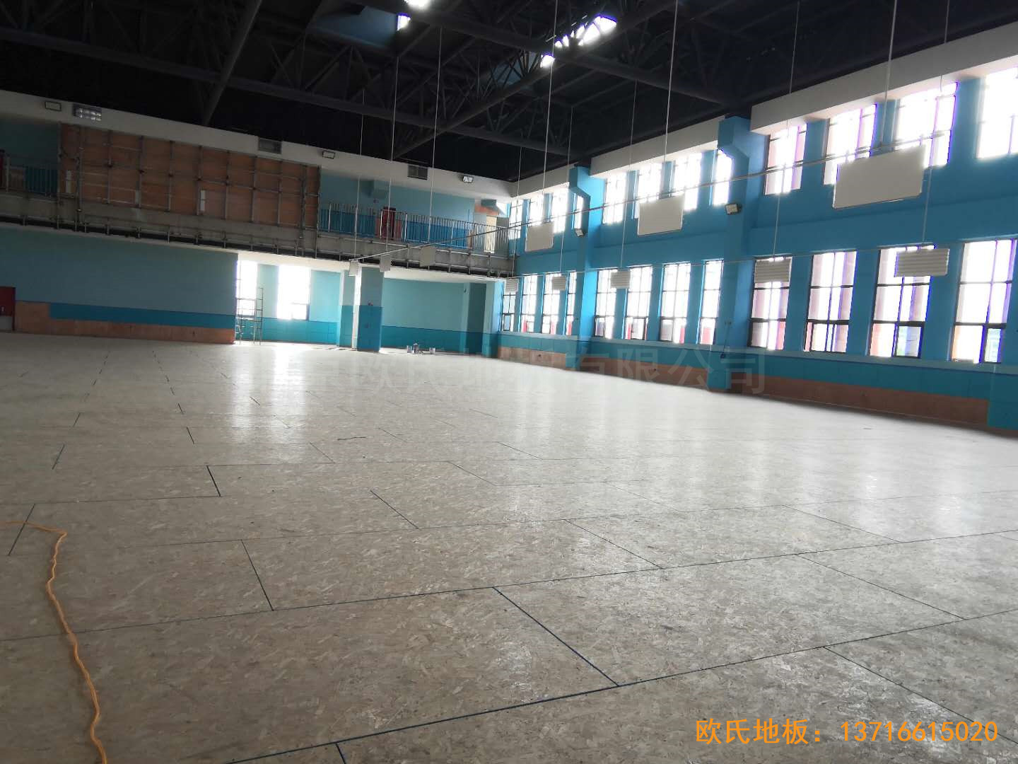 江西城西橋小學A區(qū)體育館運動地板安裝案例0