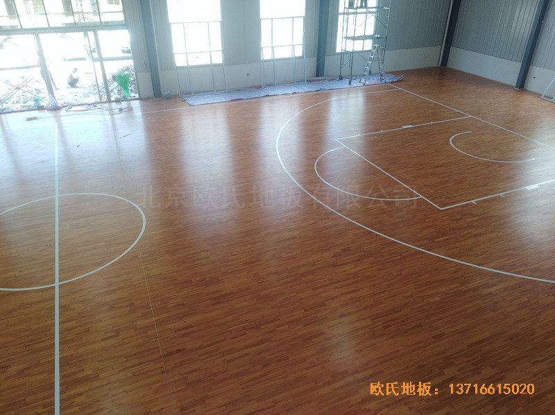 江西鷹潭中級(jí)人民法院籃球館體育地板鋪設(shè)案例0