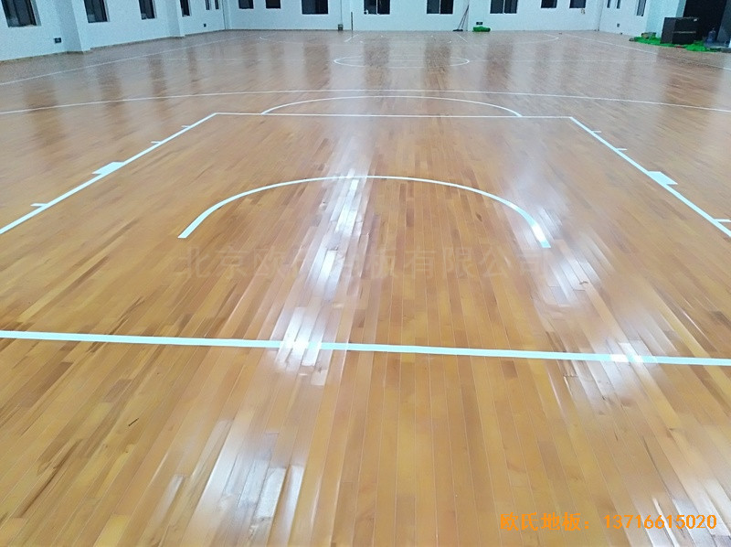 江西鷹潭余江縣工業(yè)園區(qū)籃球館體育木地板安裝案例4