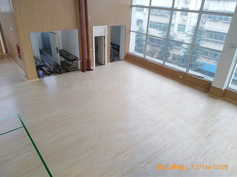 河南南陽十三中籃球館體育木地板鋪裝案例4
