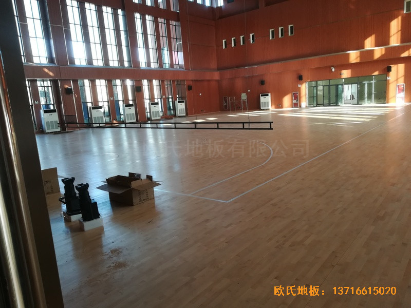 河南較好的中學(xué)籃球館運(yùn)動(dòng)地板安裝案例4