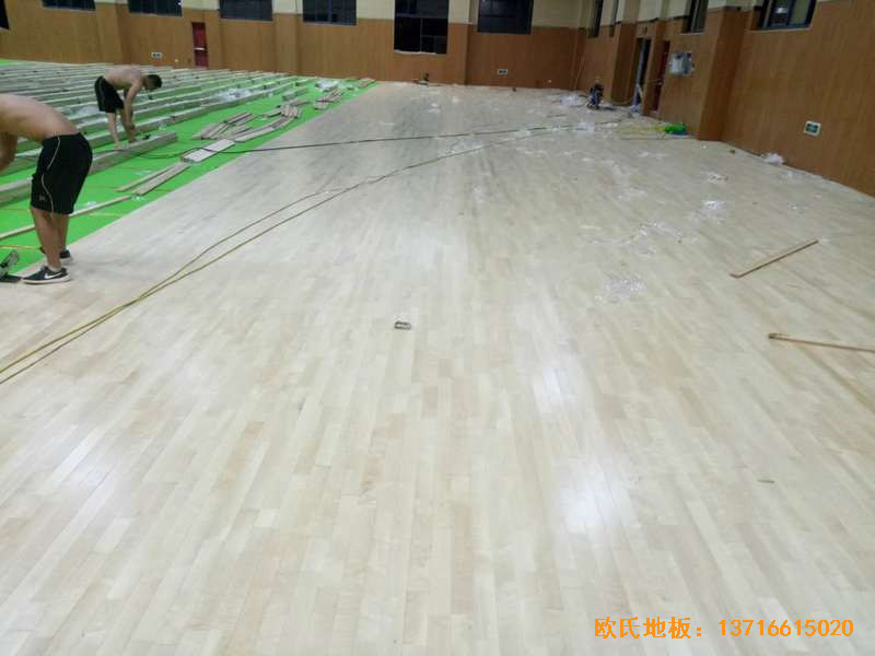 浙江臺(tái)州路北街道籃球館體育木地板鋪裝案例4