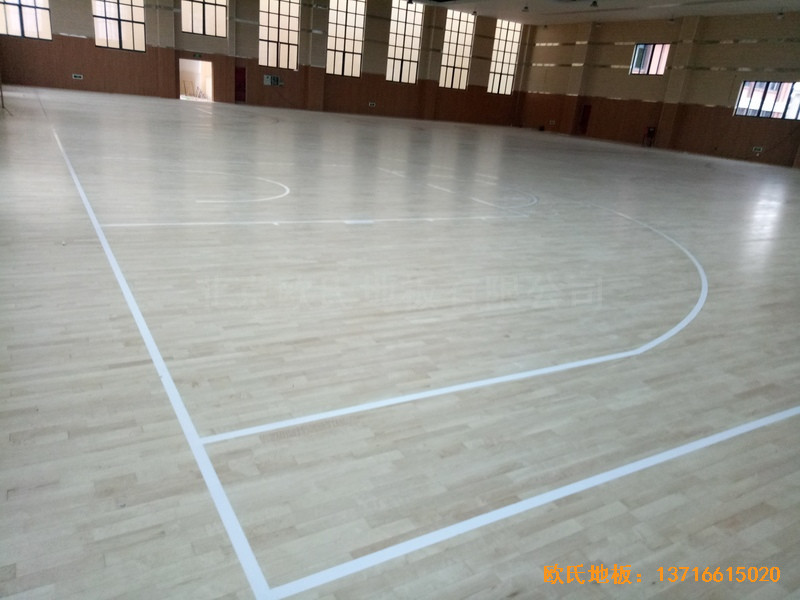 浙江臺(tái)州路北街道籃球館體育木地板鋪裝案例5