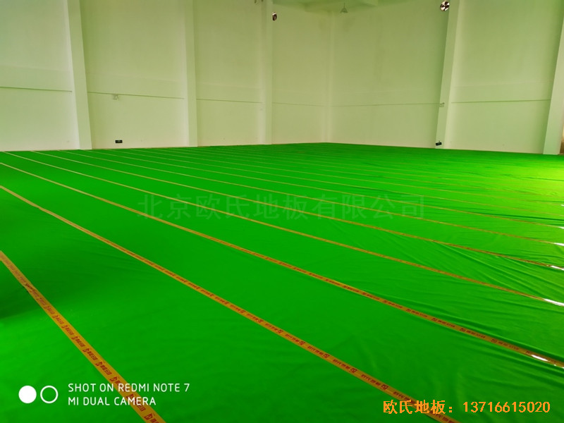 浙江寧波熱電公司籃球館運動木地板鋪設(shè)案例2