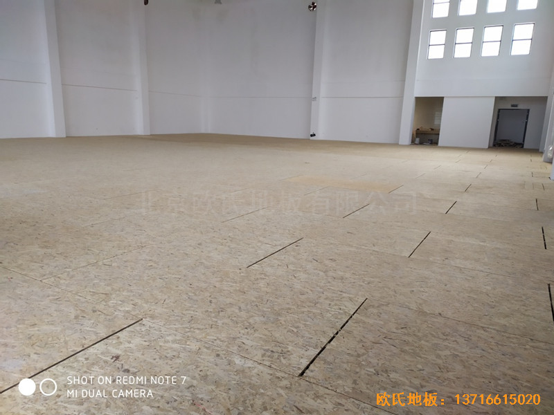 浙江寧波熱電公司籃球館運動木地板鋪設(shè)案例3
