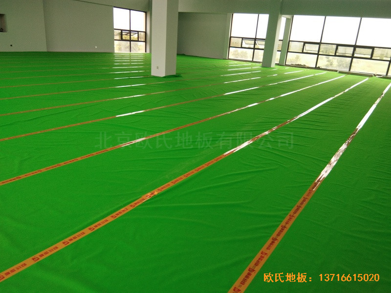 福州連江縣恒捷實業(yè)坑園村運動館體育地板鋪裝案例2