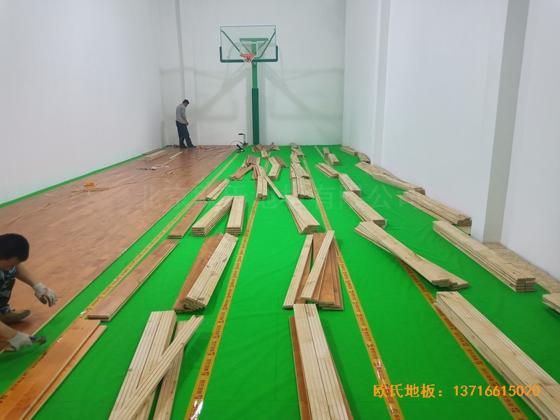 西城區(qū)黃寺大街24號院籃球館體育地板施工案例3