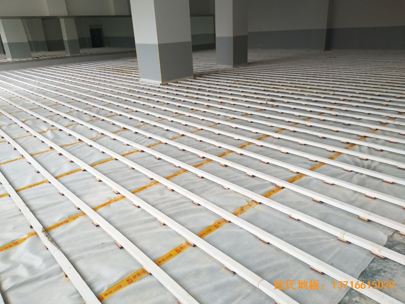 云南怒江職教中心運動館體育地板施工案例1