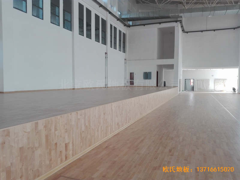 銀川北塔中學(xué)籃球館體育地板安裝案例3