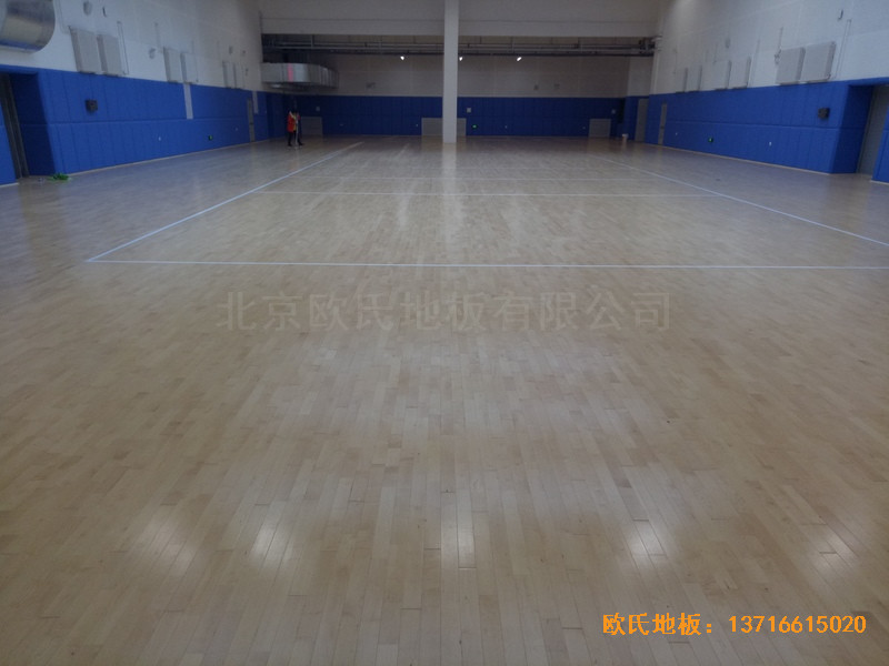 長(zhǎng)春十一高中北湖學(xué)校體育館體育地板施工案例3