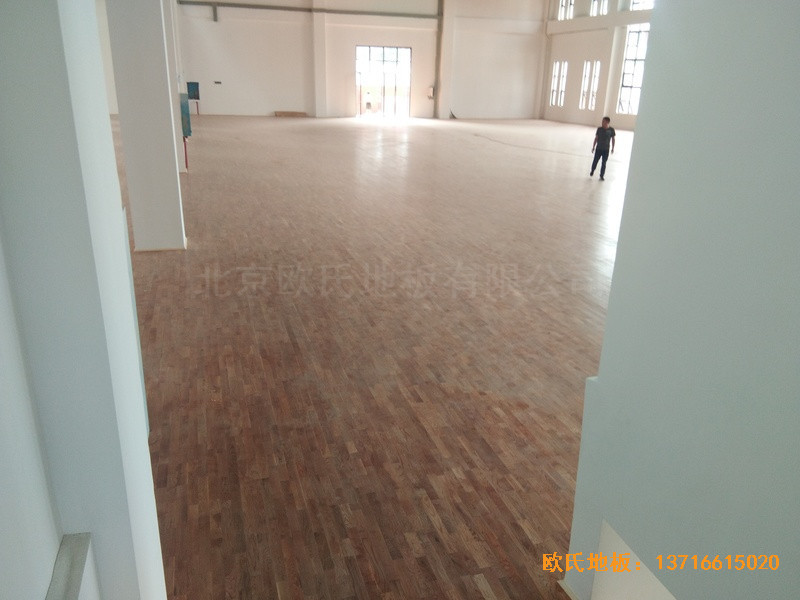 長沙開福區(qū)福鑫苑幼兒園運動館體育木地板安裝案例2